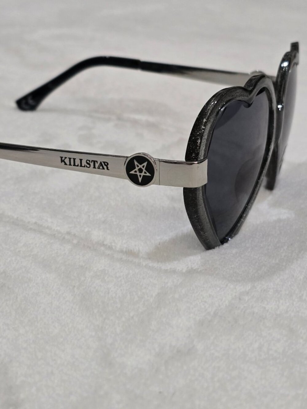 Killstar ✦ Disco Enfer Sunglasses ✦ Black Glitter Heart Frame w/ Pentagram Arms - Picture 3 of 12
